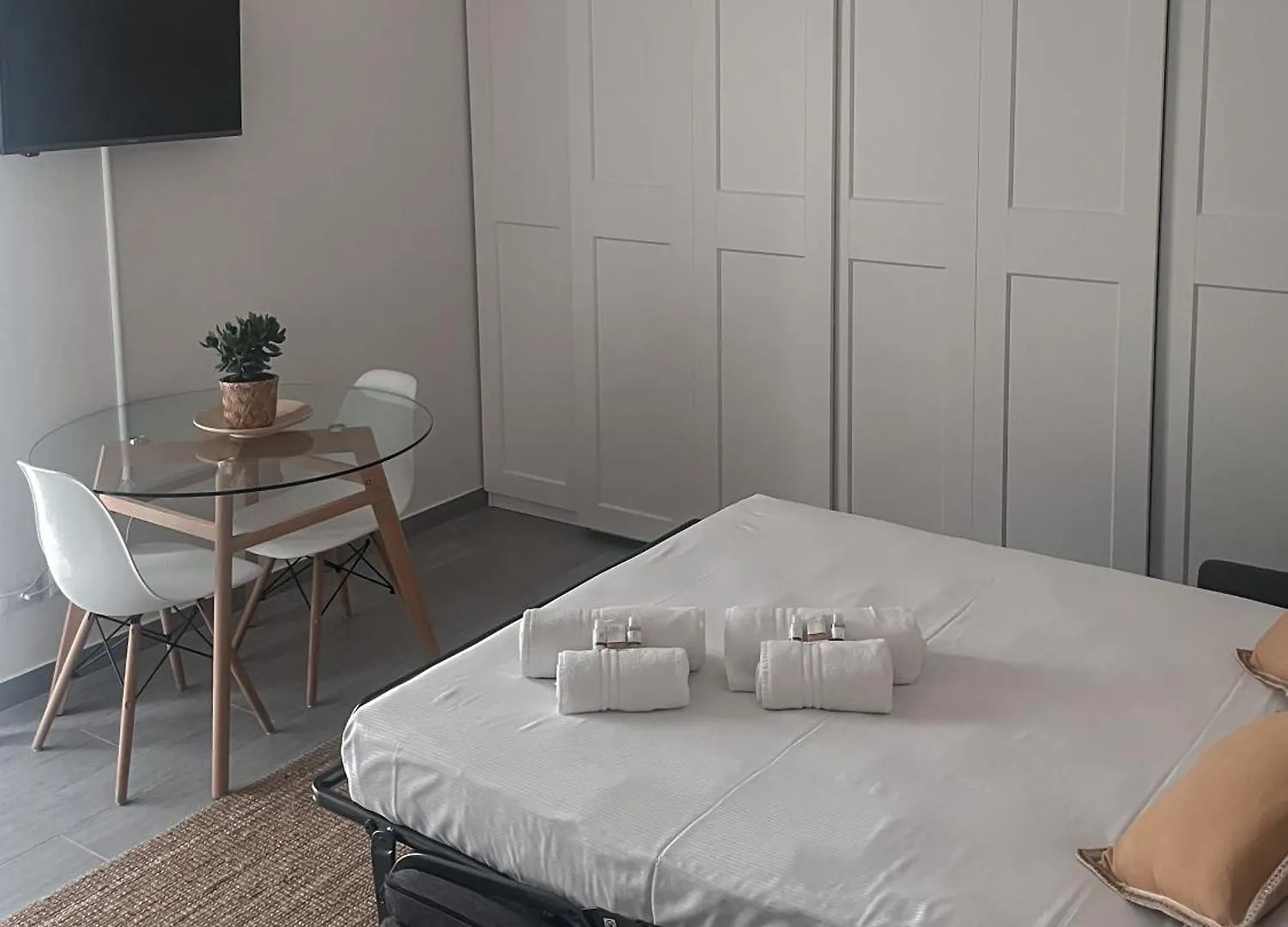 Xenia Apartments - Fashion Week Studio Near Navigli Milano