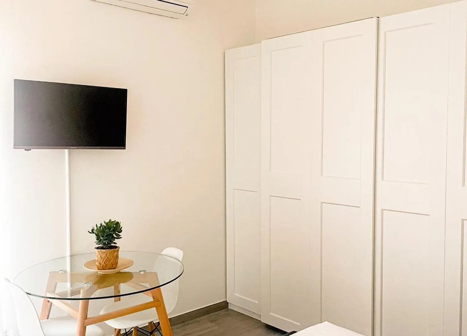 Xenia Apartments - Fashion Week Studio Near Navigli location
